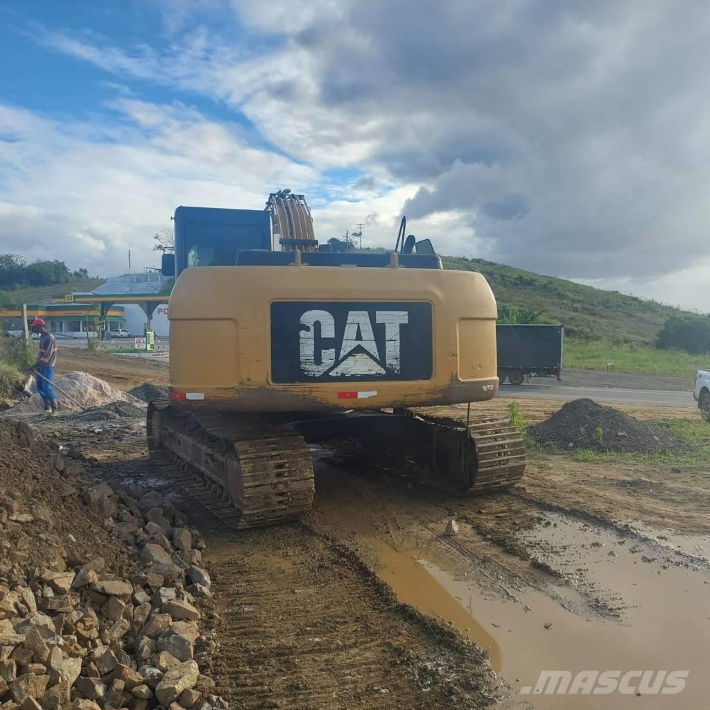 CAT 320D Roomikekskavaatorid
