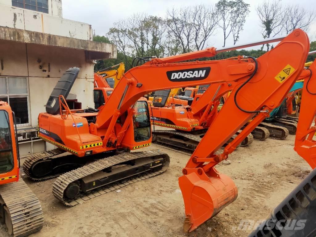 Doosan DH220LC-7 Roomikekskavaatorid