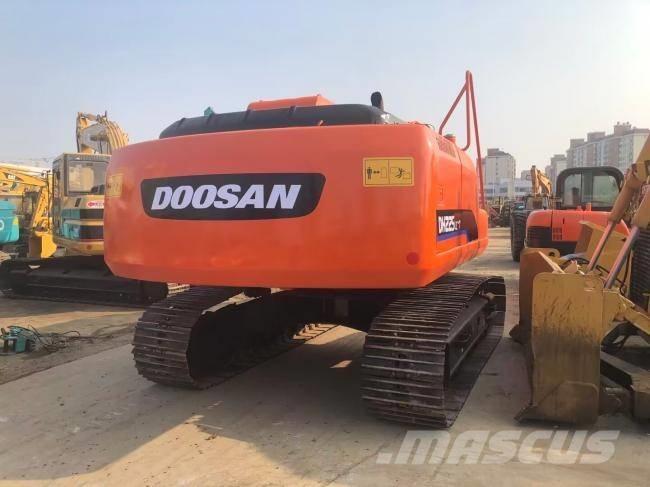 Doosan DH 225 LC-9 Roomikekskavaatorid