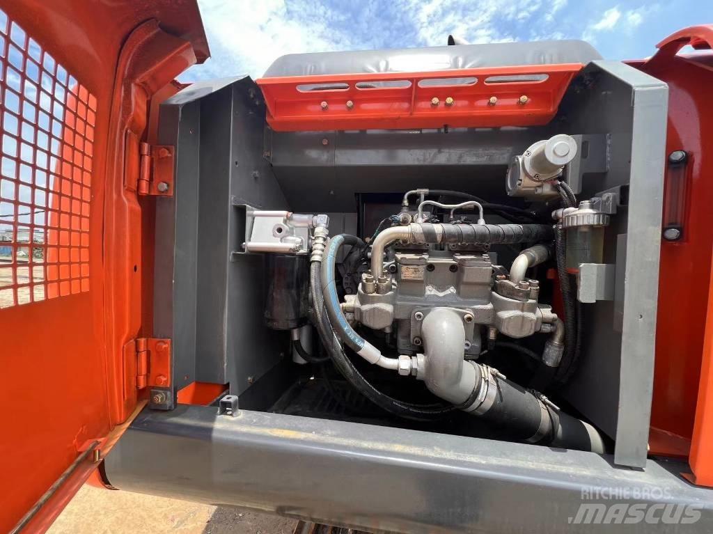 Hitachi ZX 200-6 Roomikekskavaatorid