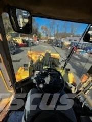 CAT Loader Rataslaadurid