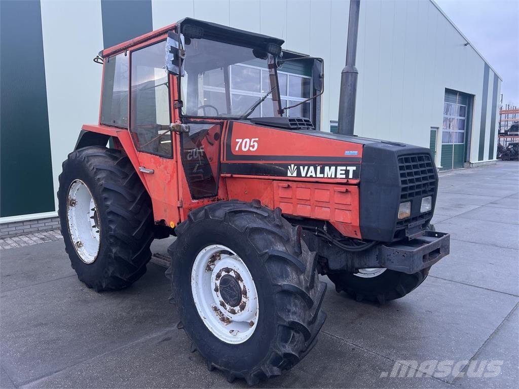 Valtra Valmet 705 Traktorid