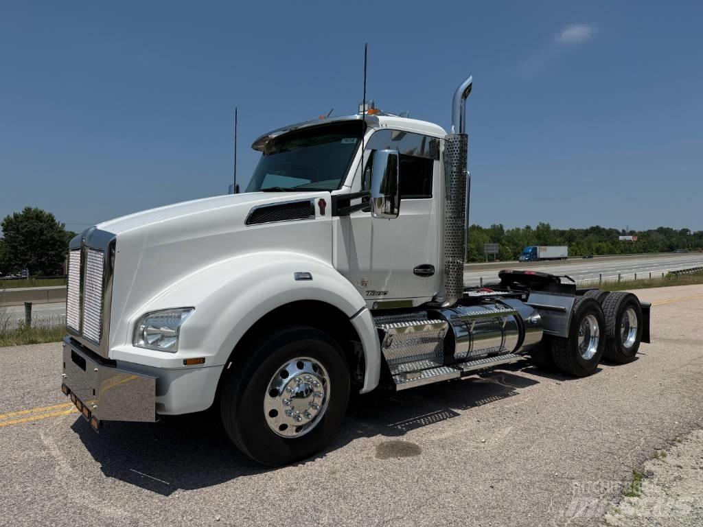 Kenworth T 880 Sadulveokid