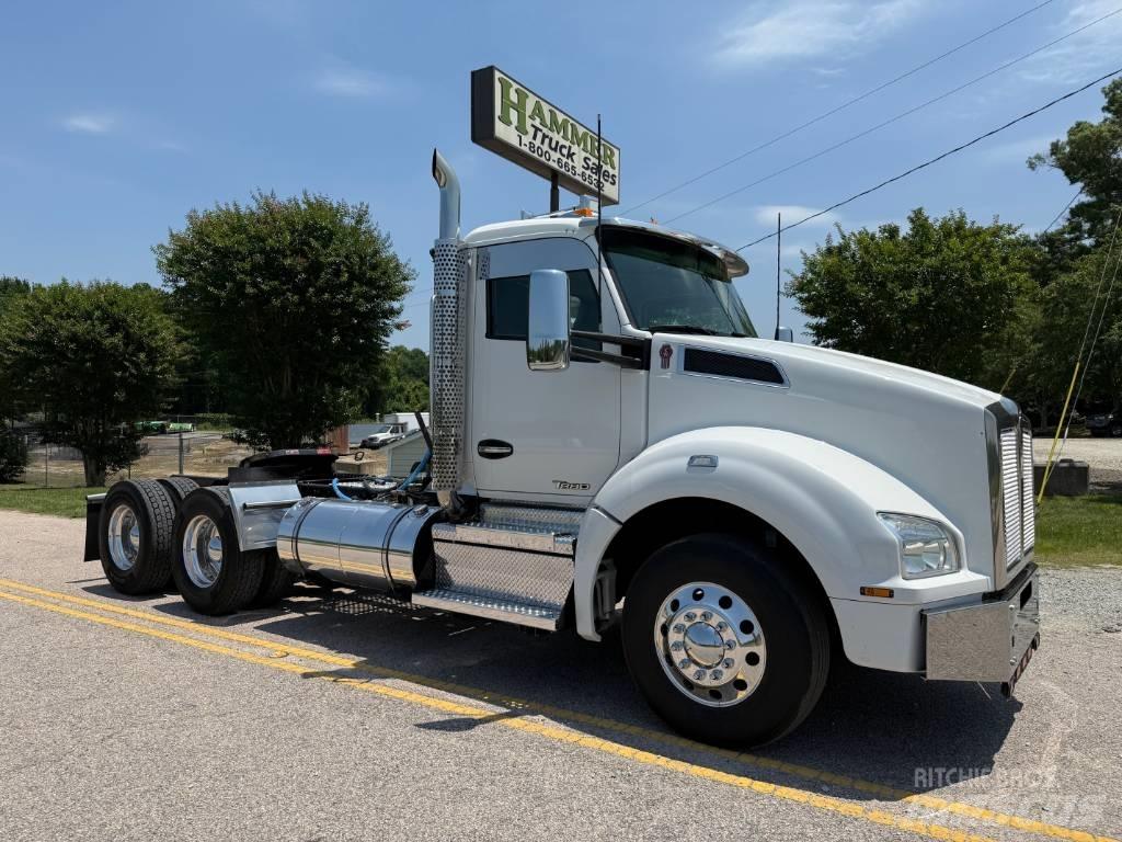 Kenworth T 880 Sadulveokid