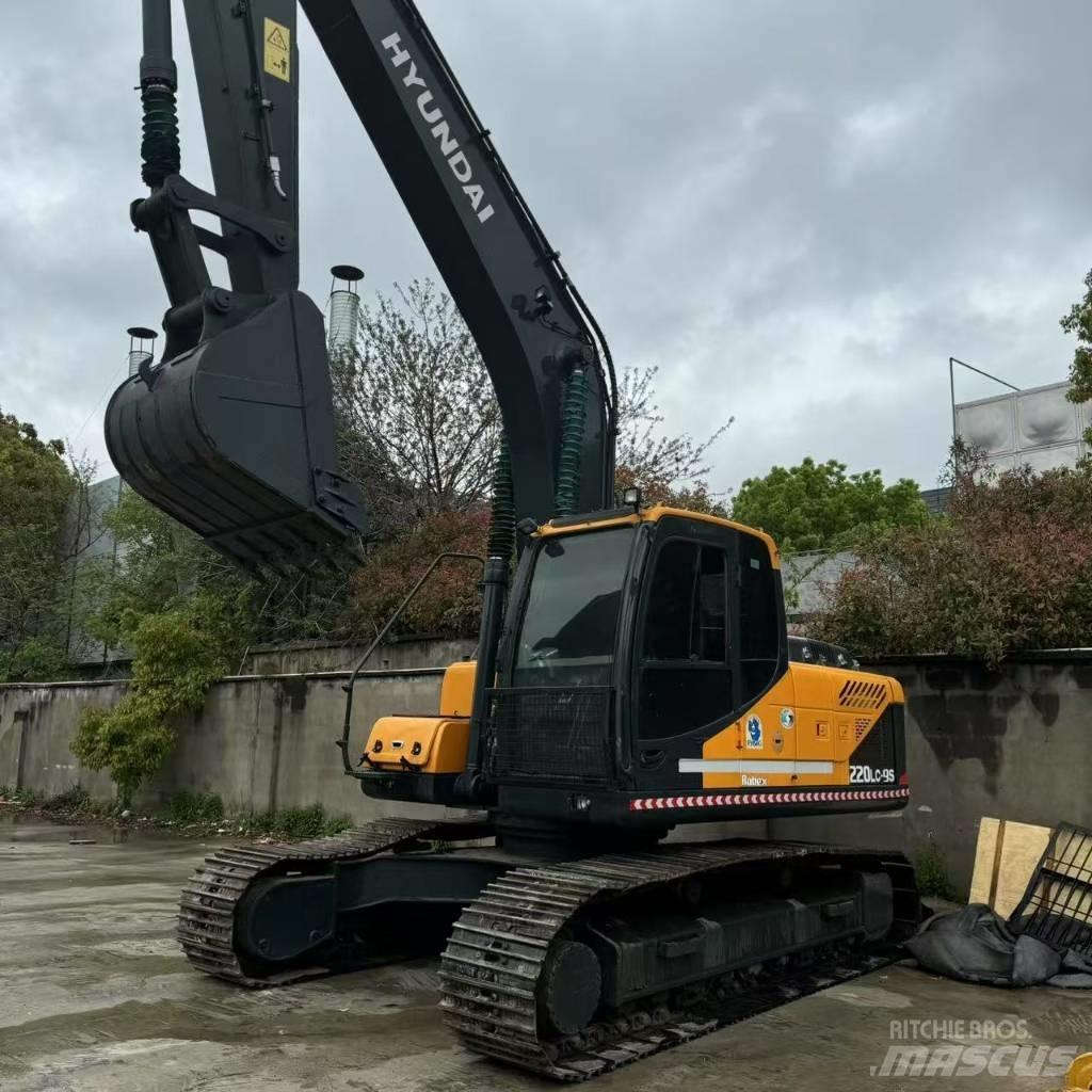 Hyundai R220LC-9S Roomikekskavaatorid