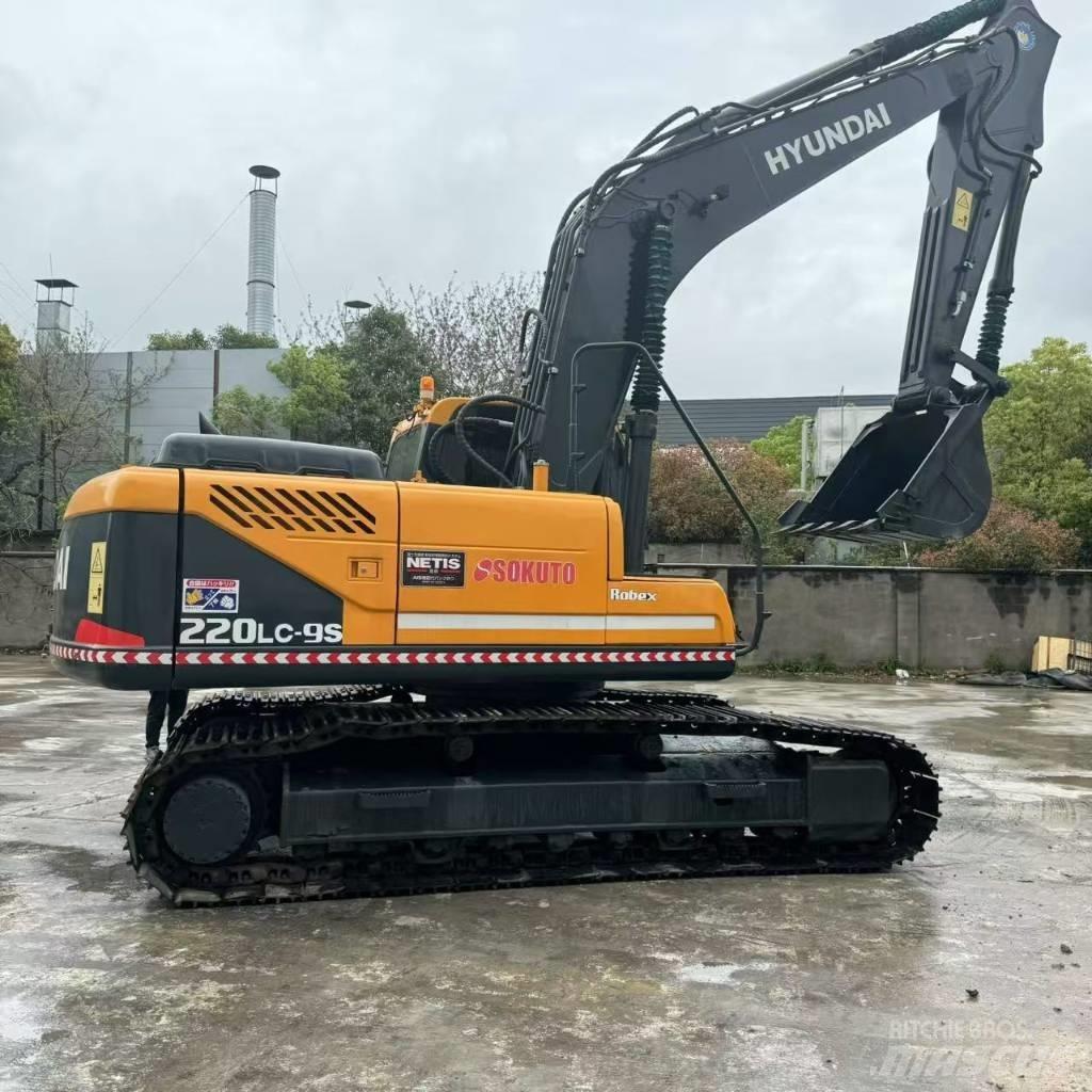 Hyundai R220LC-9S Roomikekskavaatorid