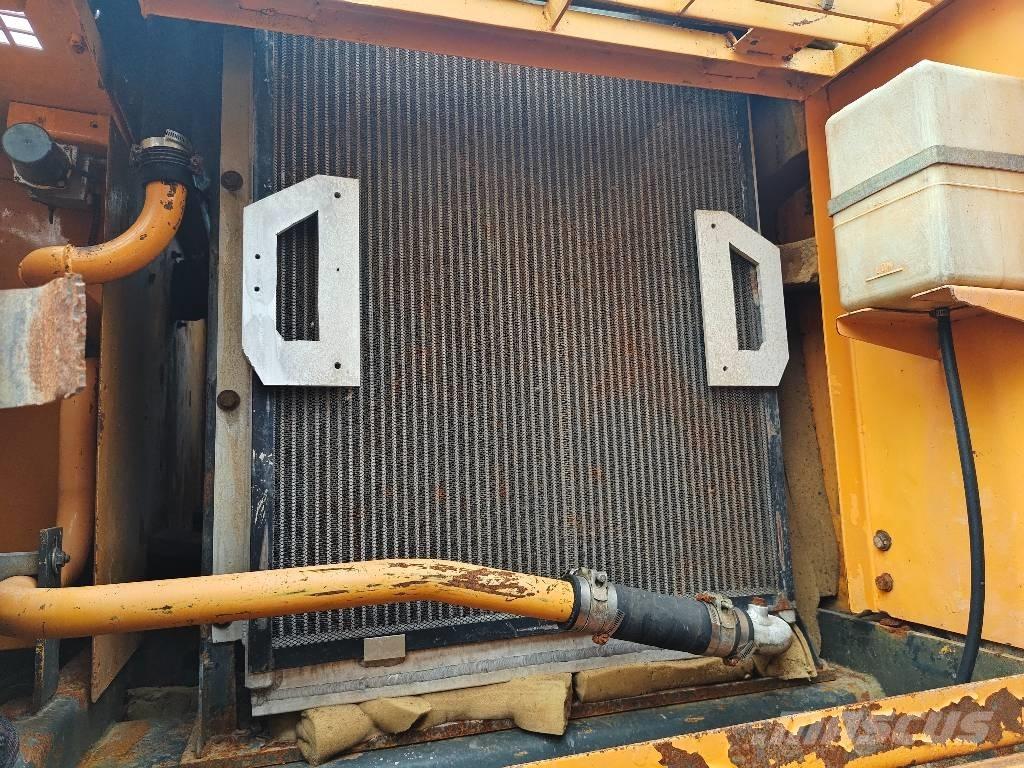 Hyundai R305LC-7 Roomikekskavaatorid