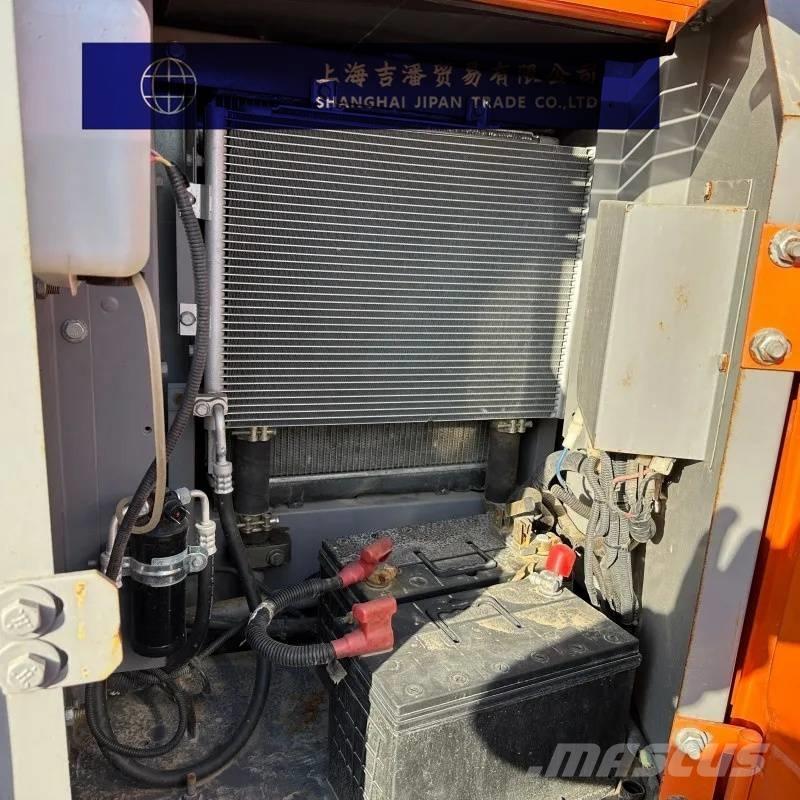 Hitachi ZX 70 Väikeekskavaatorid 7t-12t