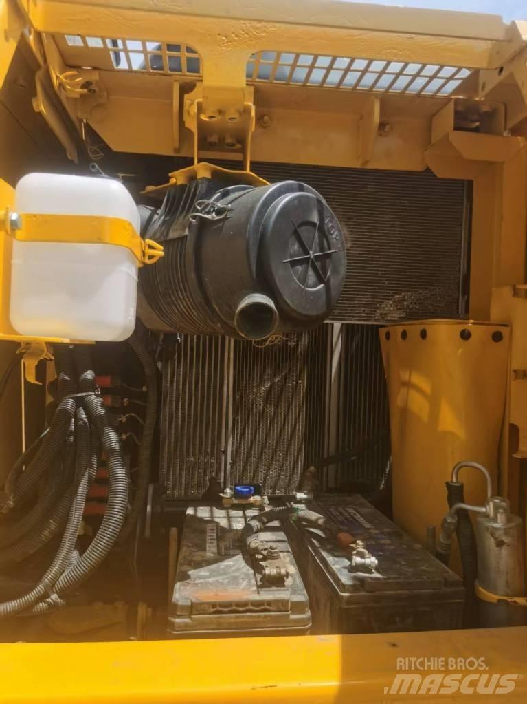 Komatsu PC 130 Väikeekskavaatorid 7t-12t