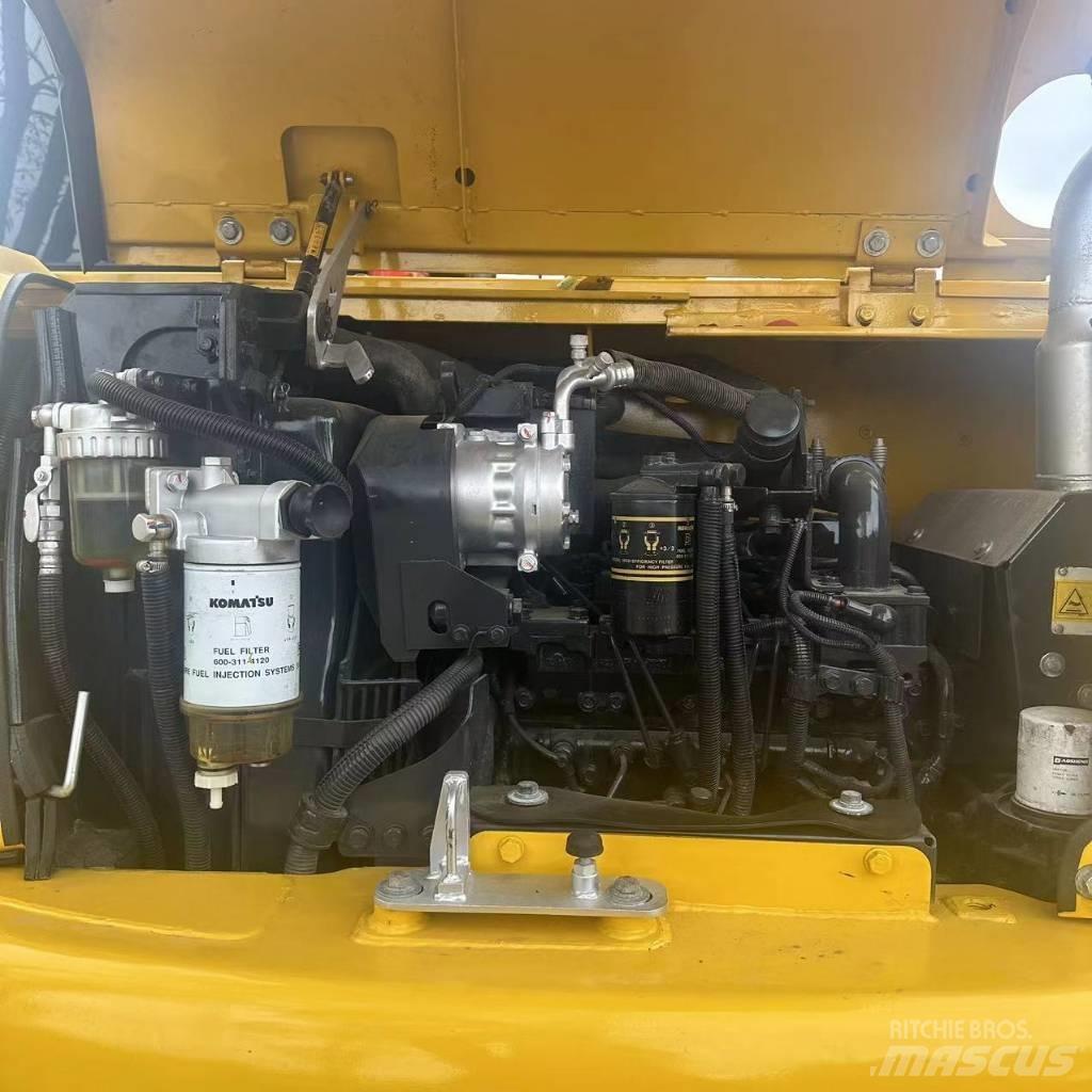 Komatsu PC 70-8 Roomikekskavaatorid