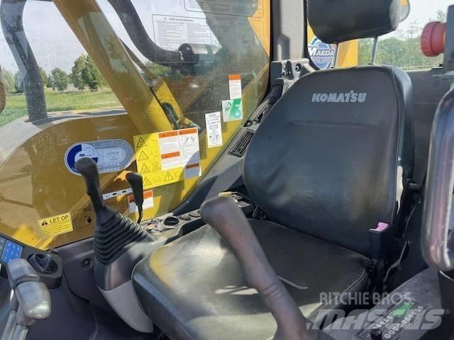 Maeda LC 785 Roomikkraanad