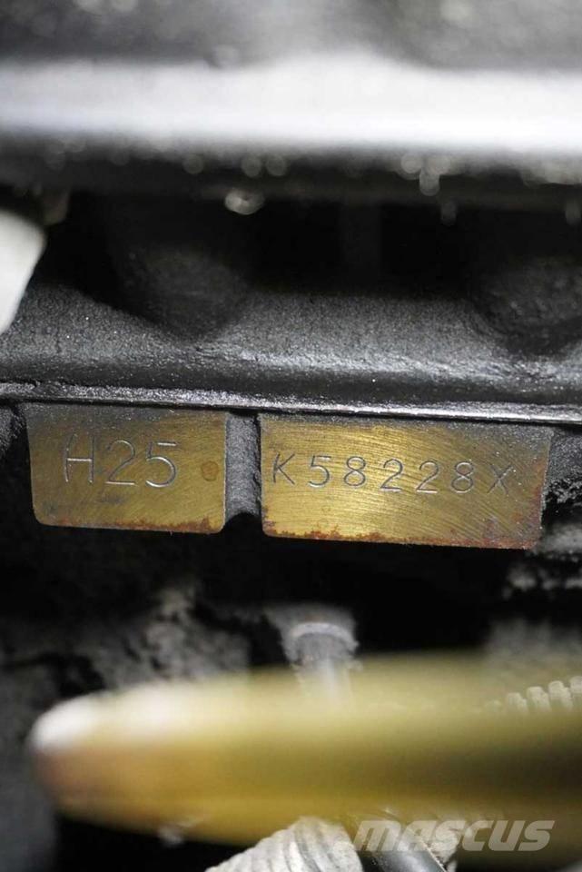 Nissan UGD02 A 32 PQ Gaasitõstukid