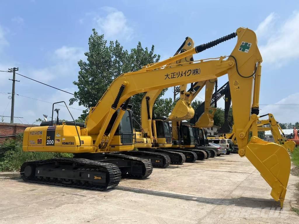 Komatsu PC200-7 Roomikekskavaatorid
