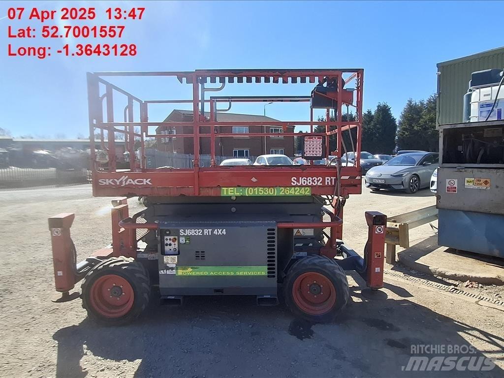 SkyJack SJ 6832 RT Käärtõstukid