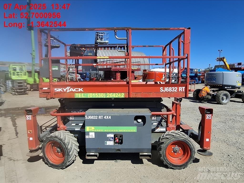 SkyJack SJ 6832 RT Käärtõstukid