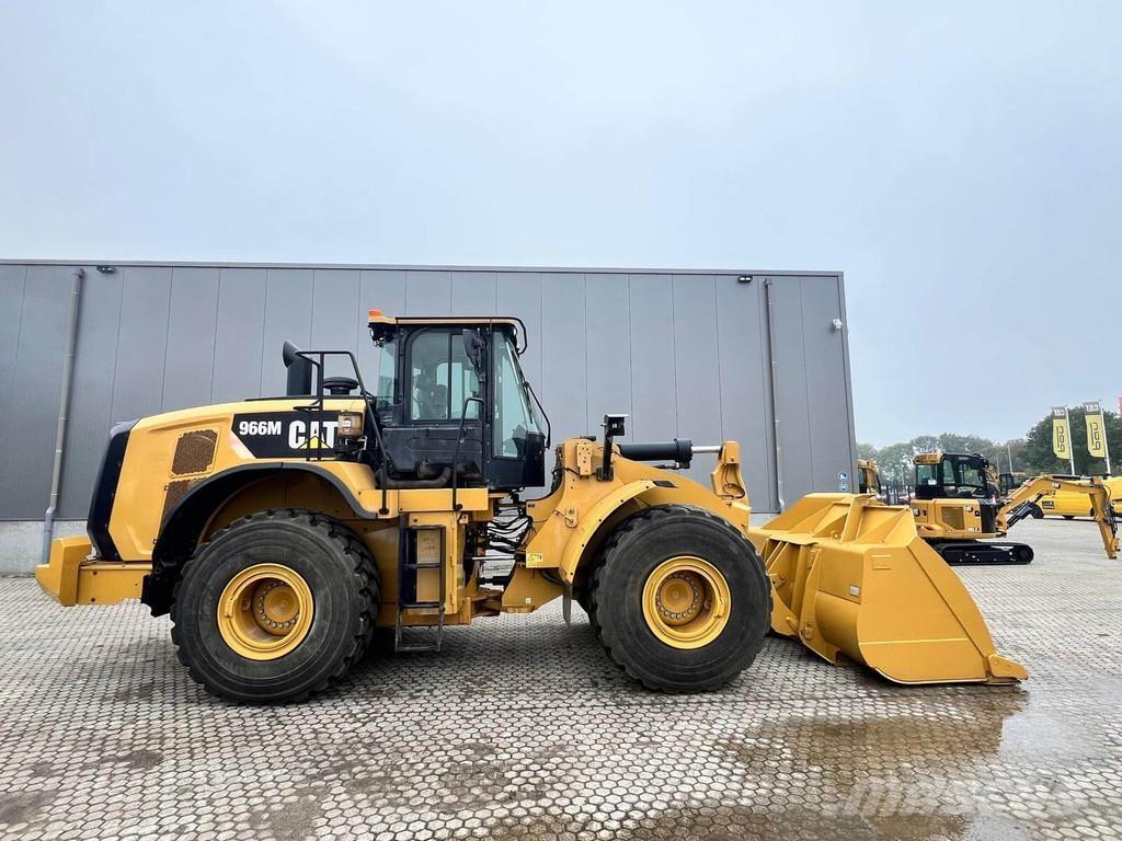 CAT 966M Rataslaadurid