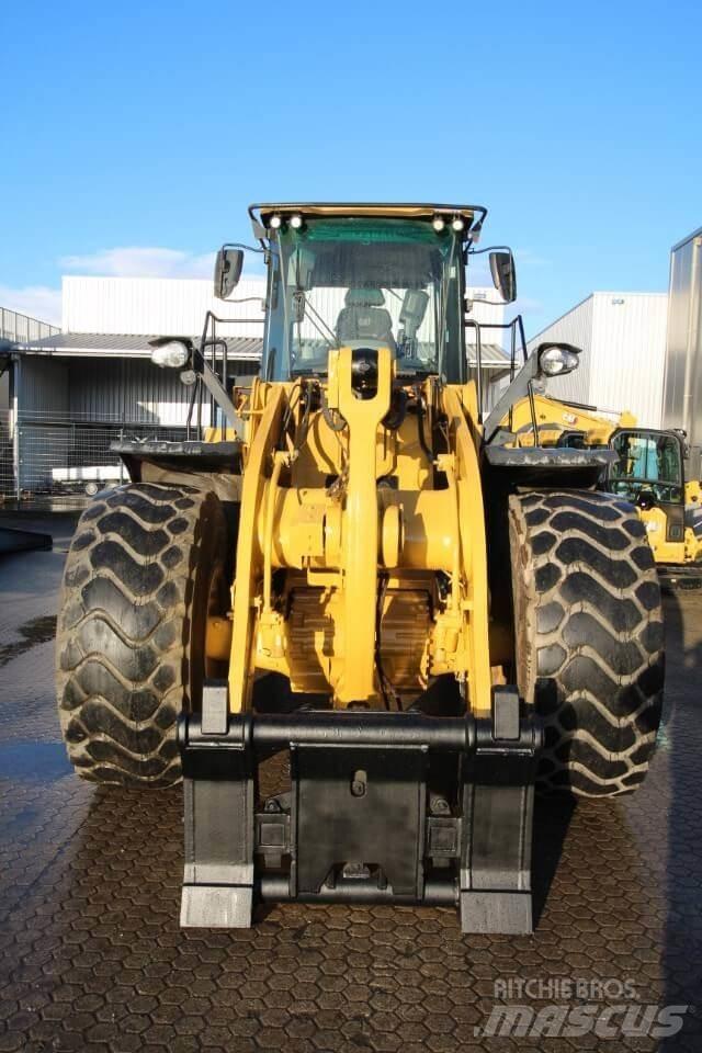 CAT 966M Rataslaadurid