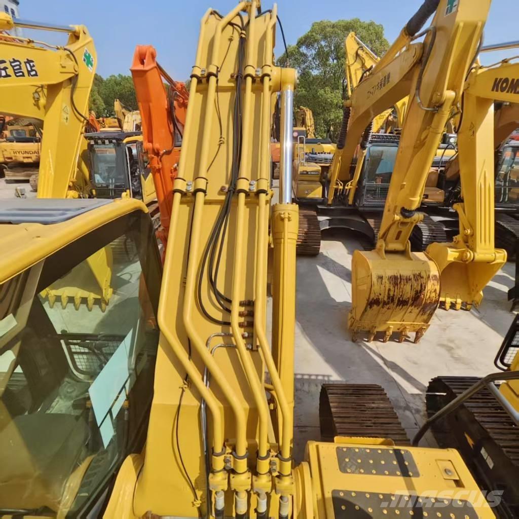 Komatsu PC 220-8 Roomikekskavaatorid