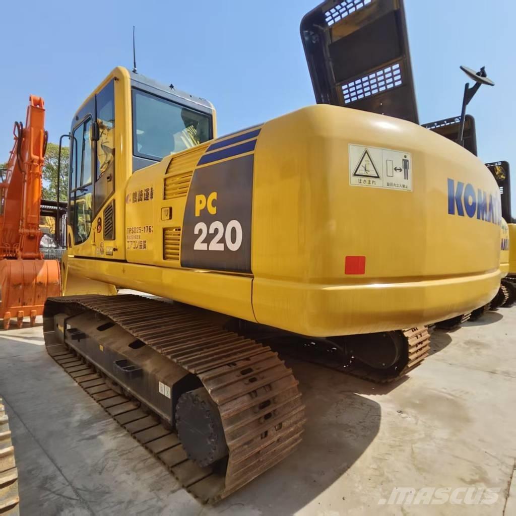 Komatsu PC 220-8 Roomikekskavaatorid