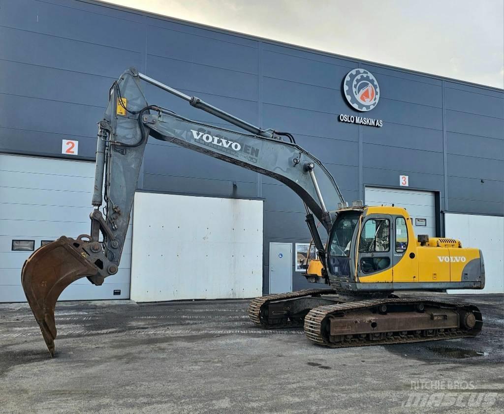 Volvo EC 240 LC Roomikekskavaatorid