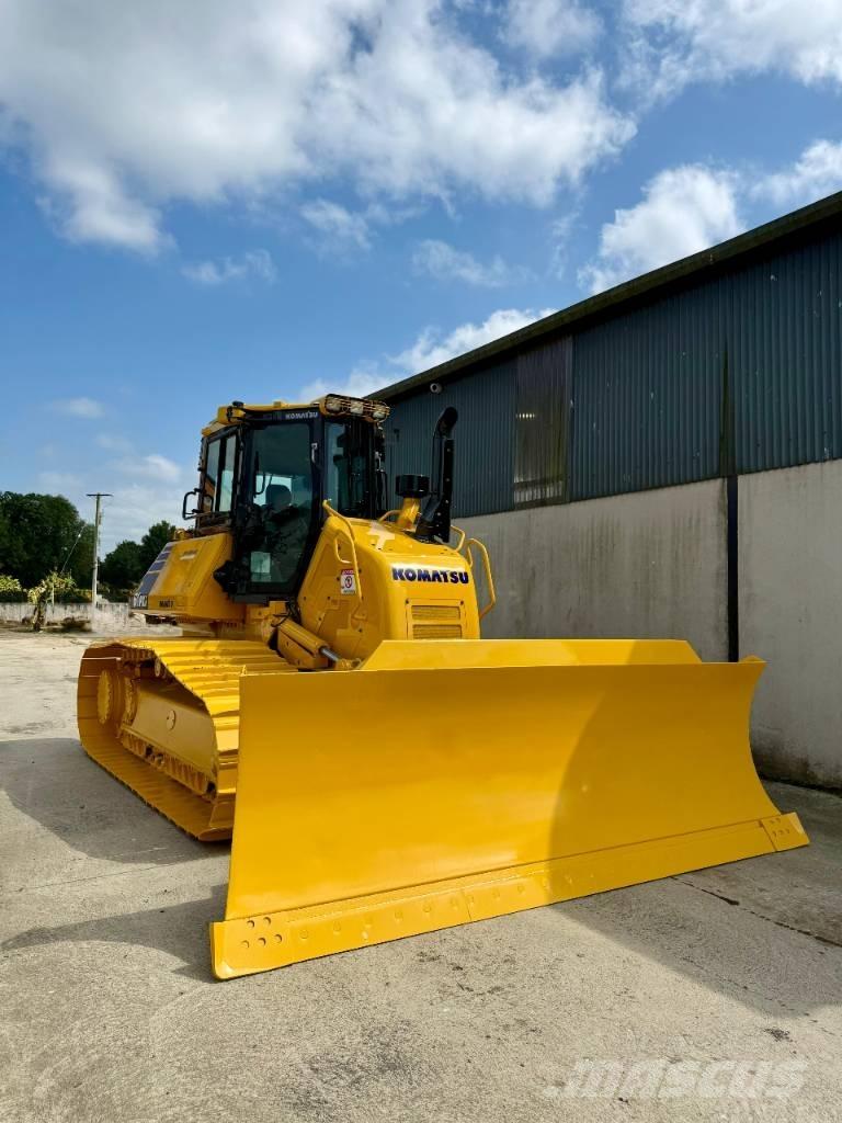Komatsu D 61 PXi-24 Buldooserid