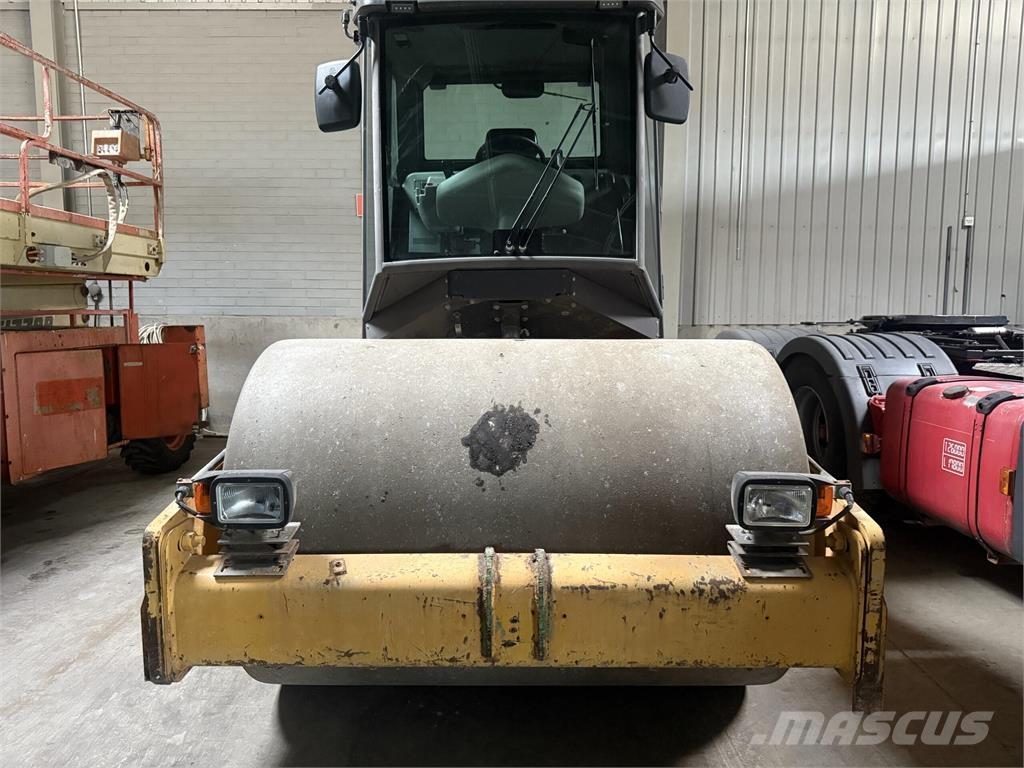 Volvo SD77 Ühe trumliga rullid