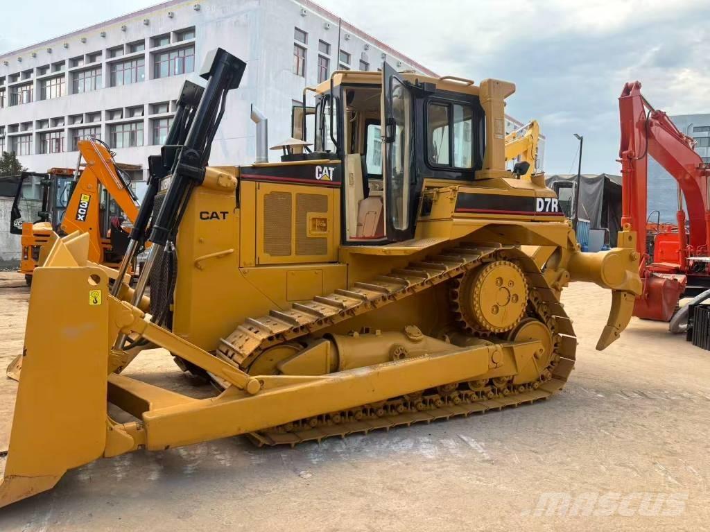 CAT D 7 R Buldooserid