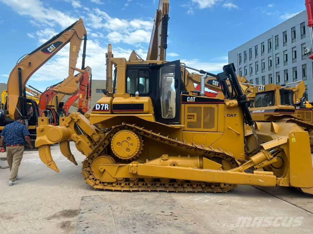 CAT D 7 R Buldooserid