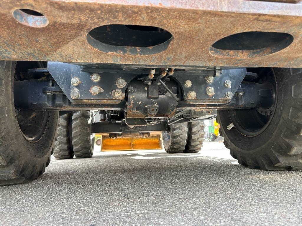 Komatsu PW160-11 Ratasekskavaatorid