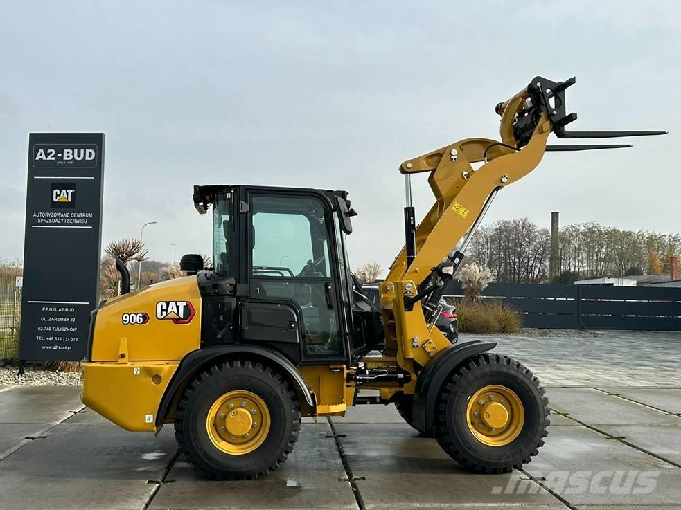 CAT 906 Rataslaadurid