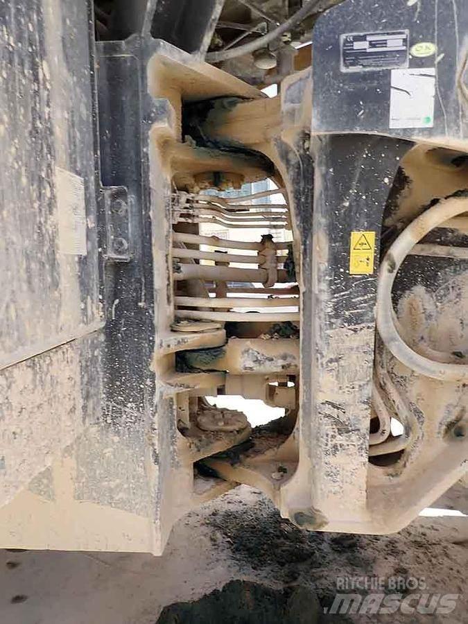 Komatsu WA600-8EO Rataslaadurid
