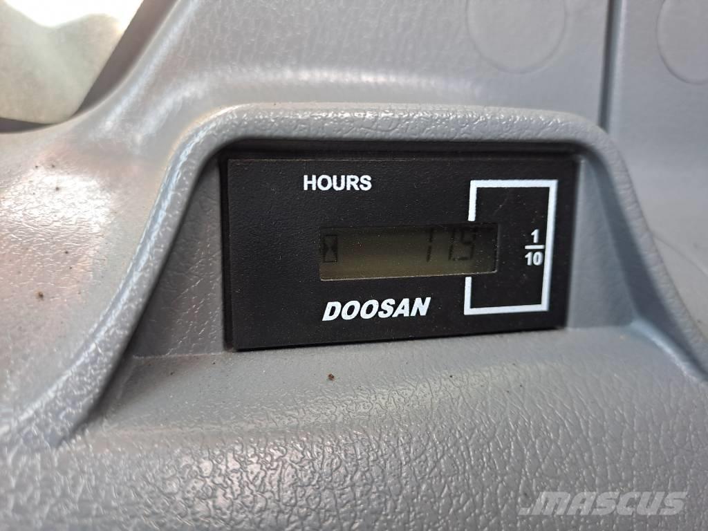 Doosan DX530LC-7M Roomikekskavaatorid