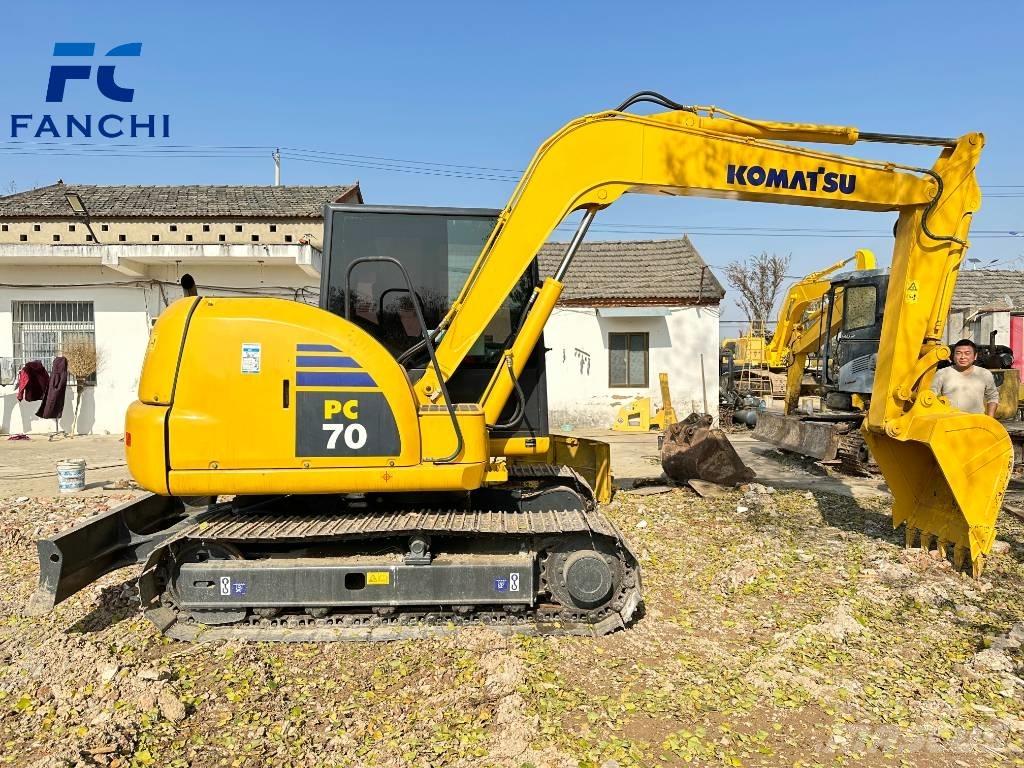 Komatsu PC70-8 Roomikekskavaatorid