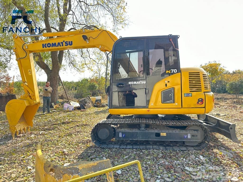 Komatsu PC70-8 Roomikekskavaatorid