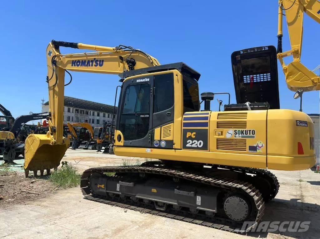 Komatsu PC 220 Roomikekskavaatorid