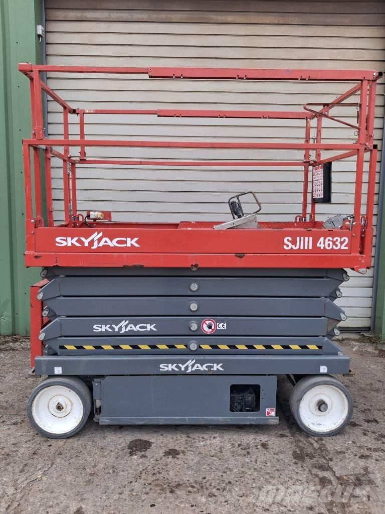 SkyJack SJ III 4632 Käärtõstukid