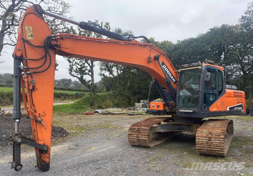Doosan DX 225 LC Roomikekskavaatorid