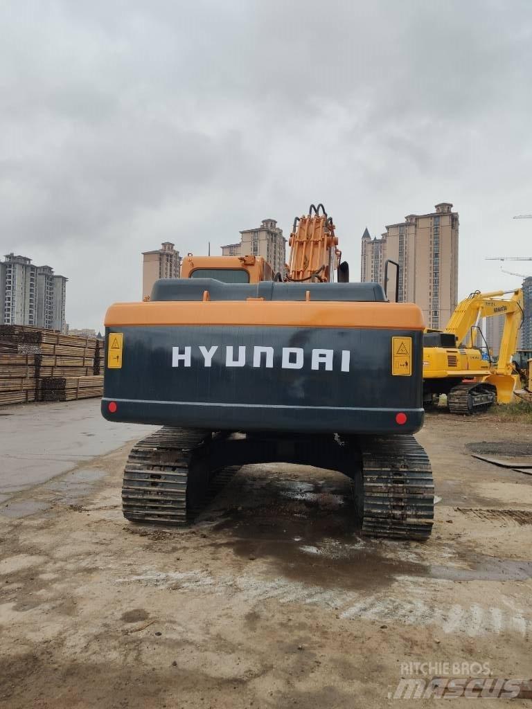 Hyundai R220LC-9S Roomikekskavaatorid