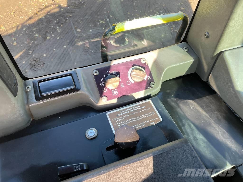 CAT 953 C Roomiklaadurid