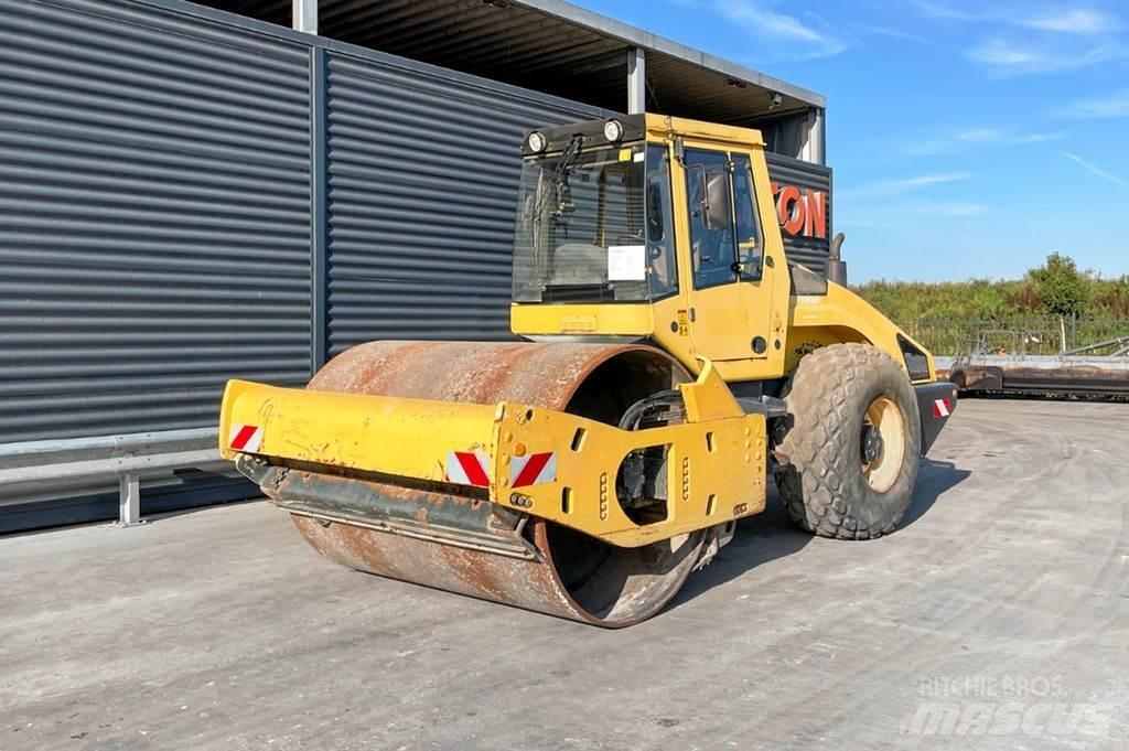 Bomag BW 213 DH-4 Ühe trumliga rullid