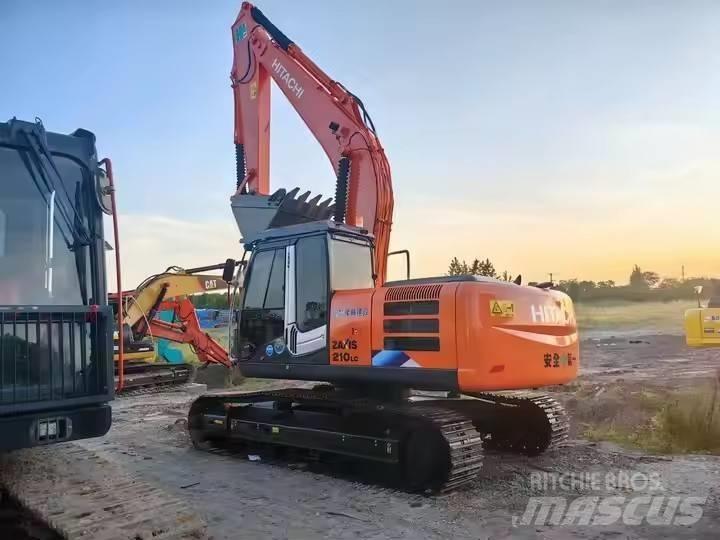 Hitachi ZX210 Roomikekskavaatorid