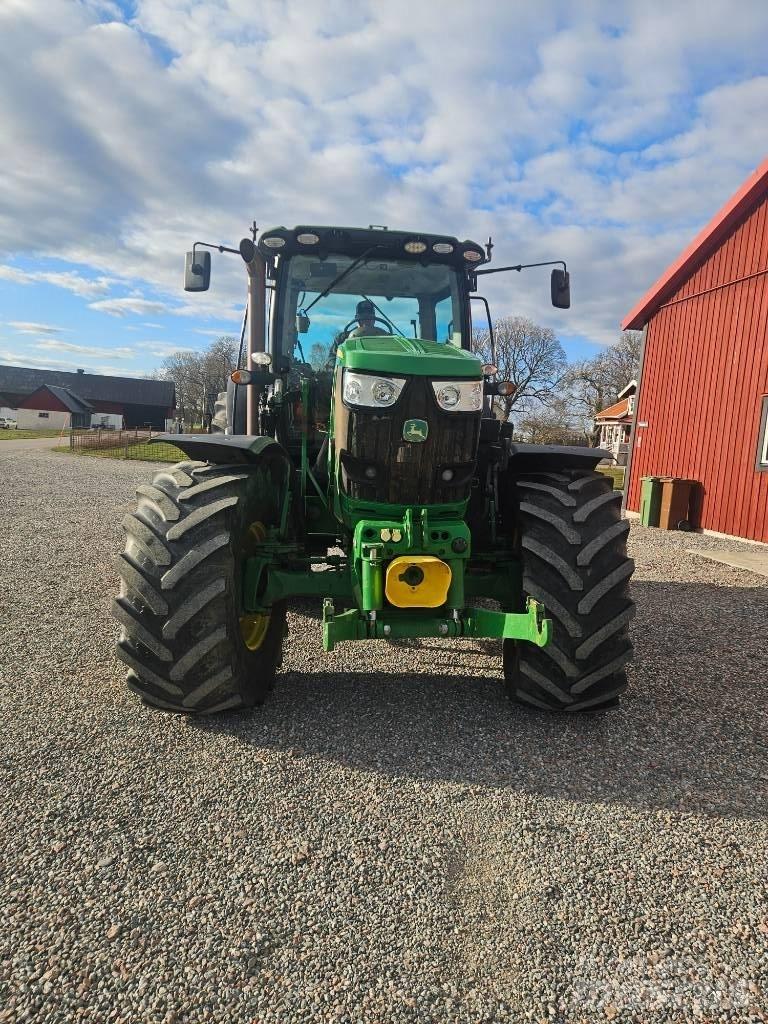 John Deere 6210 R Traktorid