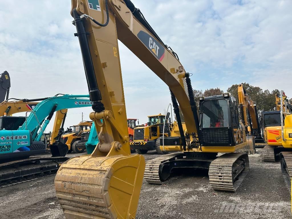 CAT 320 D2 Roomikekskavaatorid