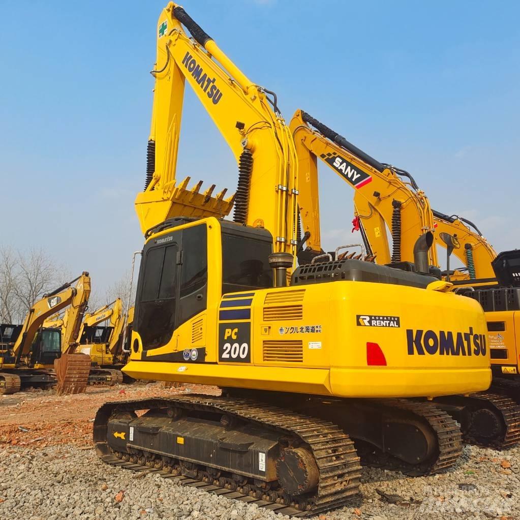 Komatsu PC 200-8 Roomikekskavaatorid
