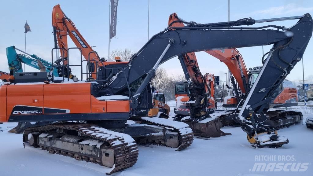 Doosan DX 255 LC-5 Roomikekskavaatorid