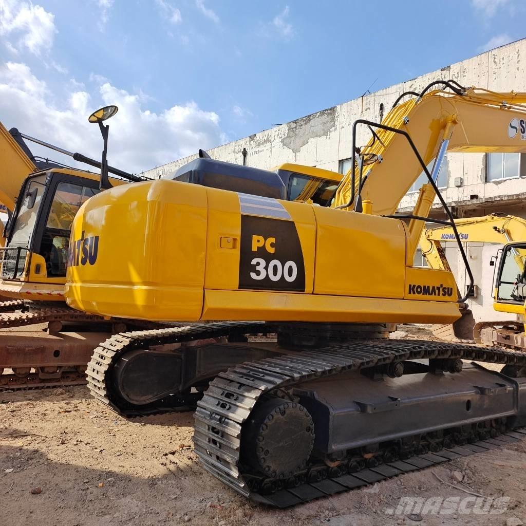 Komatsu PC 300 Roomikekskavaatorid