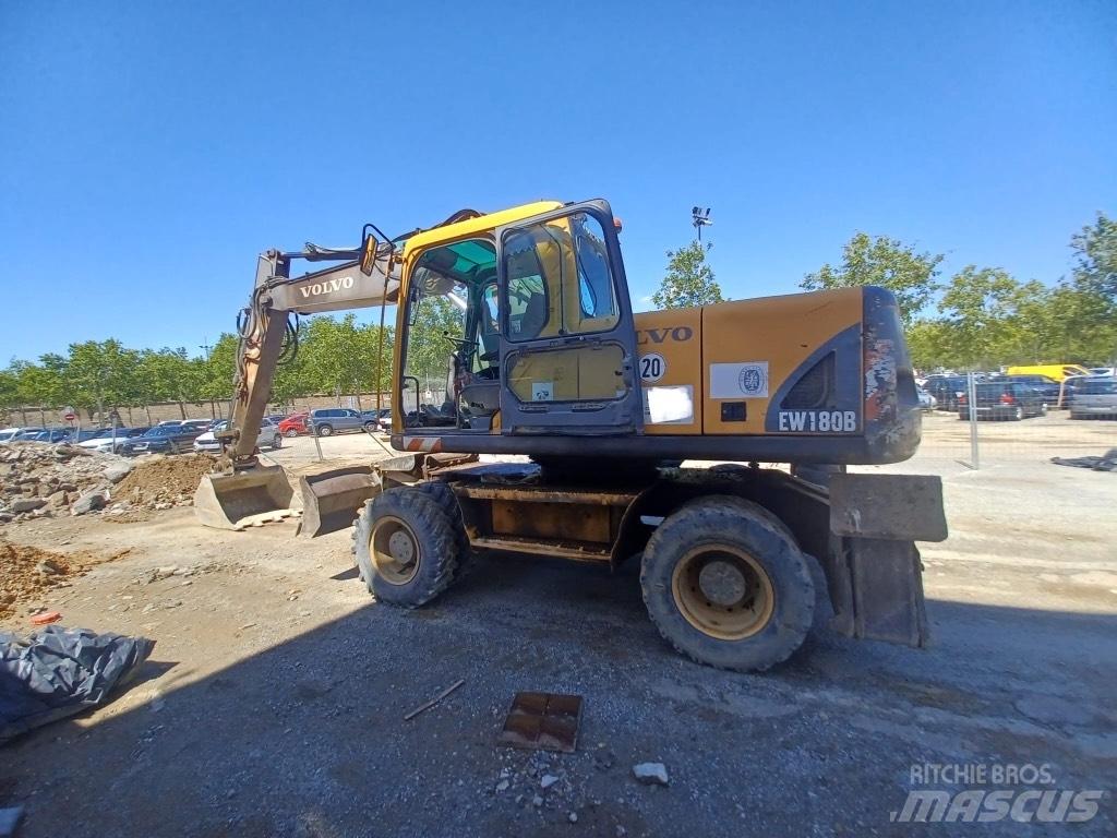 Volvo EW 180 B Ratasekskavaatorid