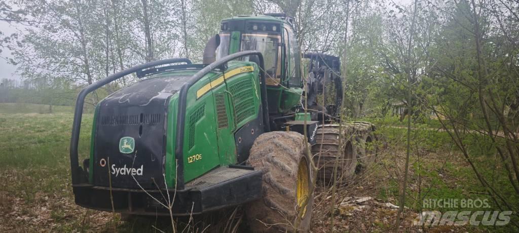 John Deere 1270 E Harvesterid