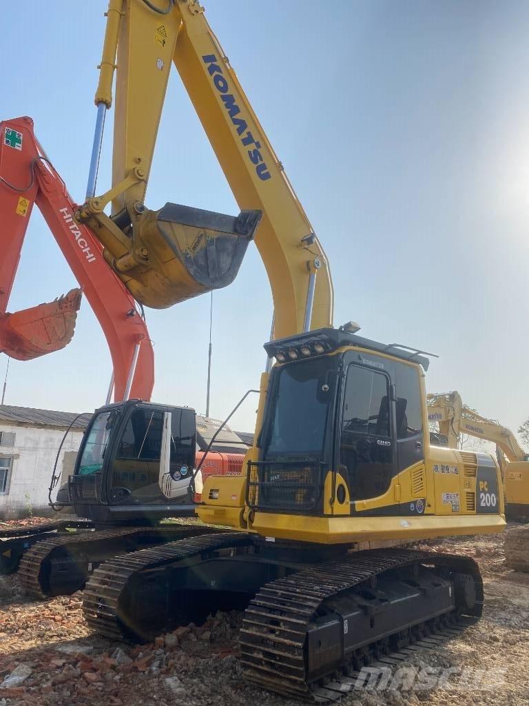 Komatsu PC 200-8 Roomikekskavaatorid