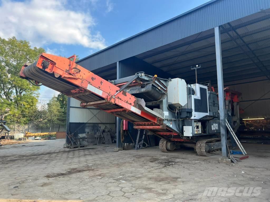 Sandvik QJ 241 Iseliikuvad purustid